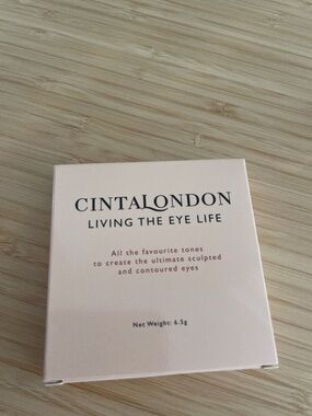 CintaLondon Eye Shadow Palette